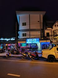 Beer Bar Phuket, Thailand Divers Sports Bar