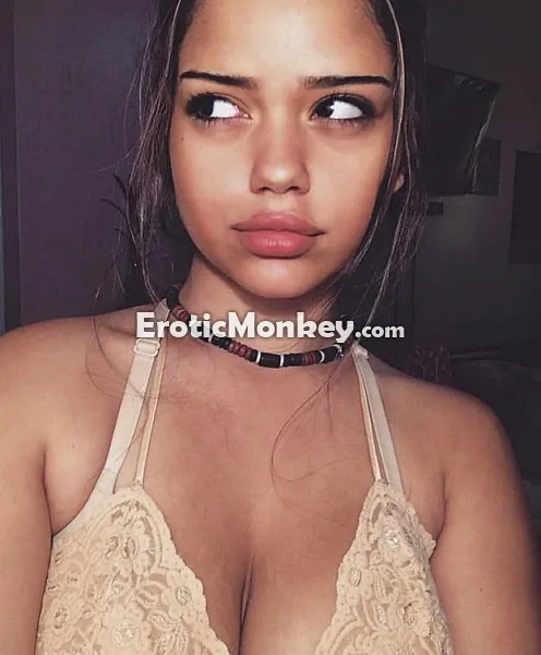 Escorts Minneapolis, Minnesota Yasmin