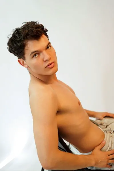 Escorts Chicago, Illinois Clark_boy