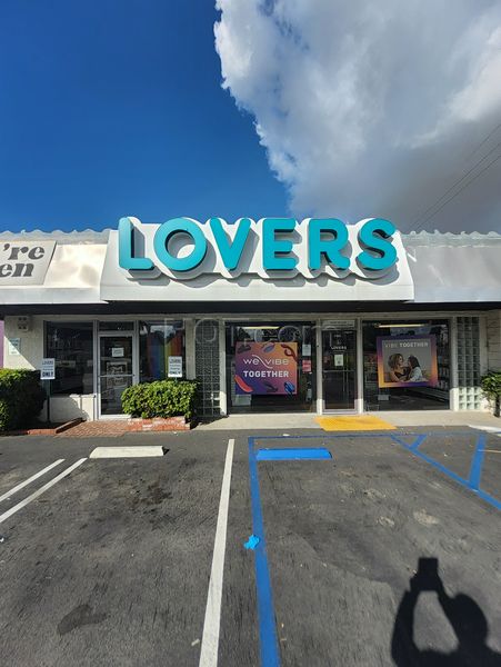 Sex Shops Huntington Beach, California Lovers