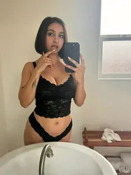 Escorts Mississauga, Ontario I’M AVAILABLE FOR SEX AND DISCREET FUN Snapchat: Blazing1325🍑💦🍆🍑🍑