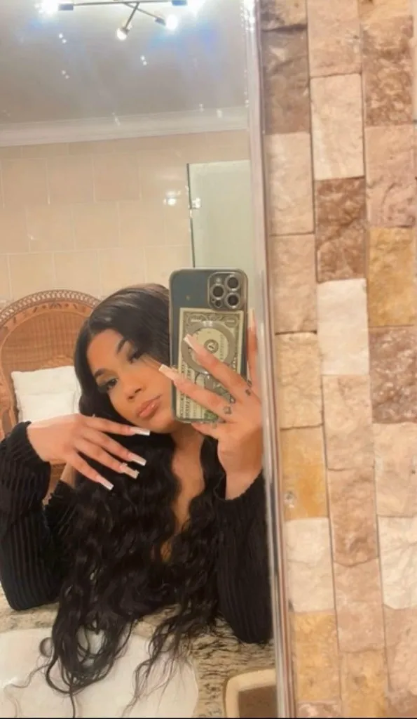 Escorts Louisville, Kentucky hottest baddie available 24/7 - 24