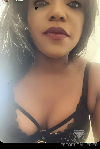 Escorts Avignon, France Mounia