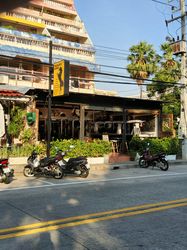 Beer Bar Pattaya, Thailand Black Horse Bar
