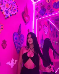 Escorts Miami, Florida Cristal colombiana | hermosa
