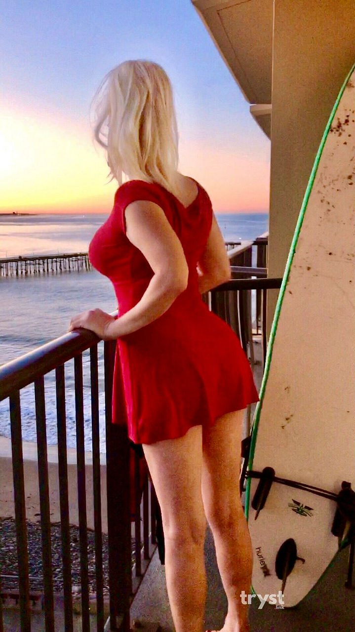 Escorts Santa Barbara, California Chloe Quinn | Natural Blonde Beauty