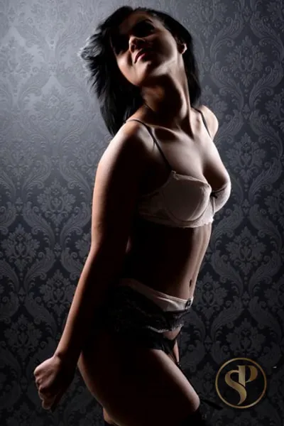 Escorts London, England First Time In Town Escort Lolita Come And Taste Me