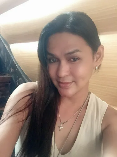 Escorts Manila, Philippines Hottie Berlie