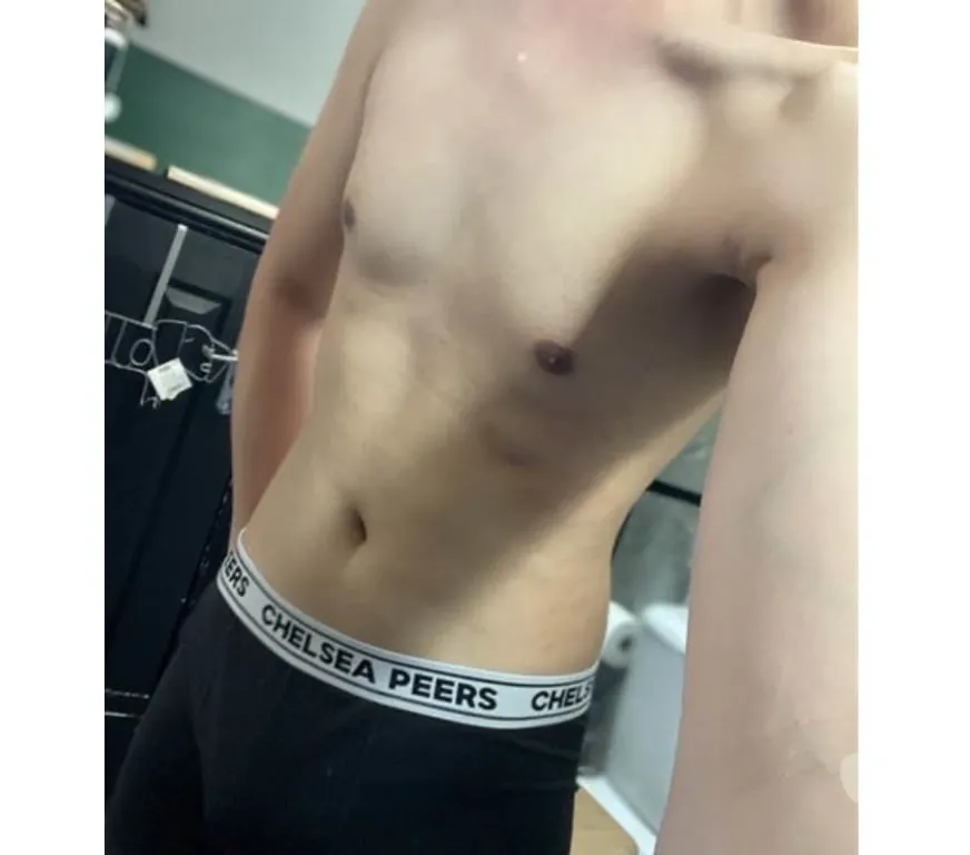 Escorts Nottingham, England East Asian Male Seeking Generous Types