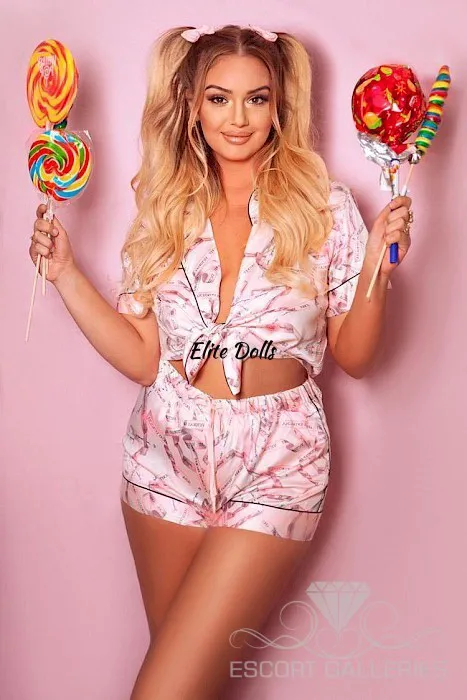 Escorts Amsterdam, Netherlands Michaela