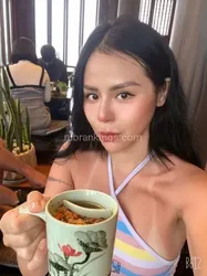 Escorts Houston, Texas Viet baby girl ??