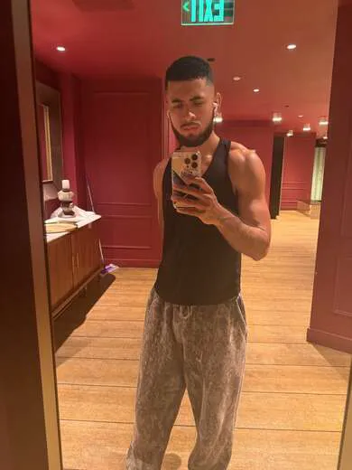 Escorts Downtown, Ohio Young Latino guy, this weekend only.