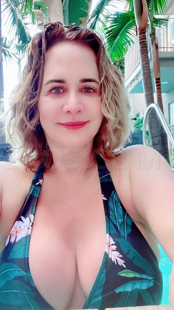 Escorts Los Angeles, California Jenny in the Valley