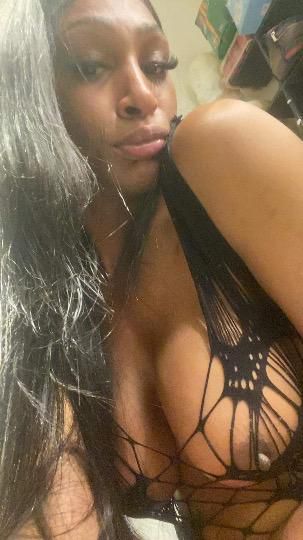 Escorts Staten Island, New York Ebony shemale here for your exotic needs FF