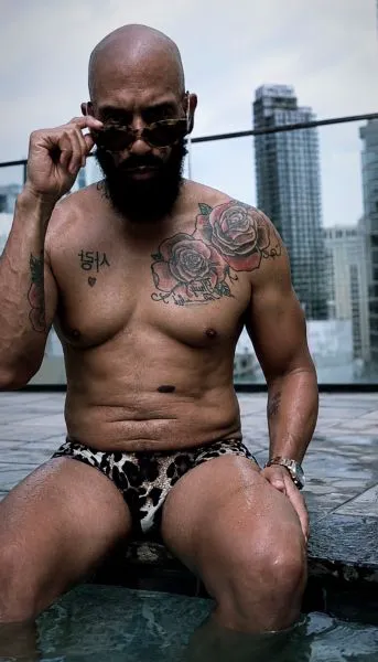Escorts Kansas City, Missouri Orlando_Knight