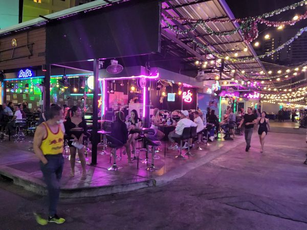 Beer Bar / Go-Go Bar Bangkok, Thailand No Bra Bar