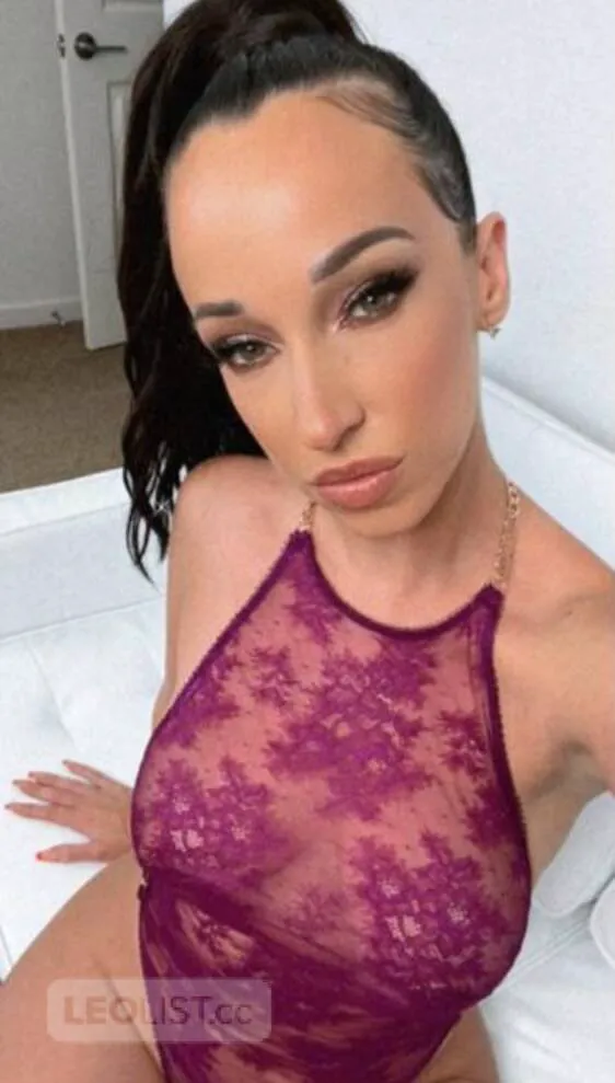 Escorts Fredericton, New Brunswick Sweet in the Middle