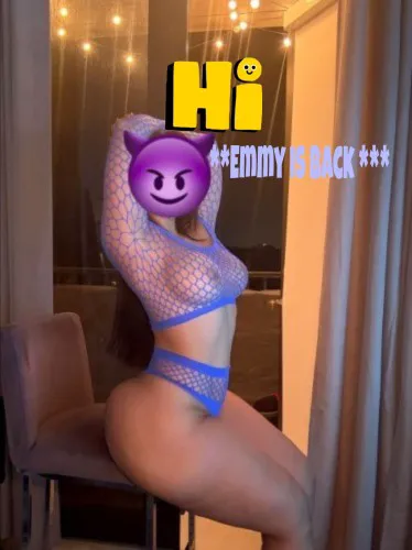 Escorts Chicago, Illinois HoTTEsT LatiNas? .. CUM Slide N2 my Wet body ?
