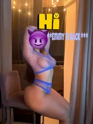 Escorts Chicago, Illinois HoTTEsT LatiNas? .. CUM Slide N2 my Wet body ?