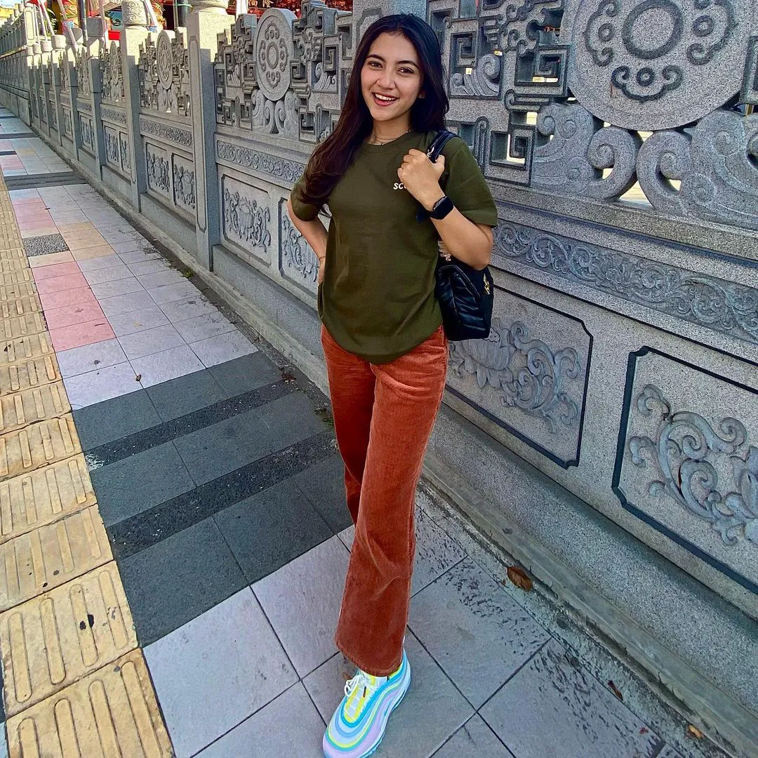 Escorts Jakarta, Indonesia FELLYSIA