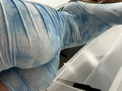 Escorts Prague, Czech Republic Naomie