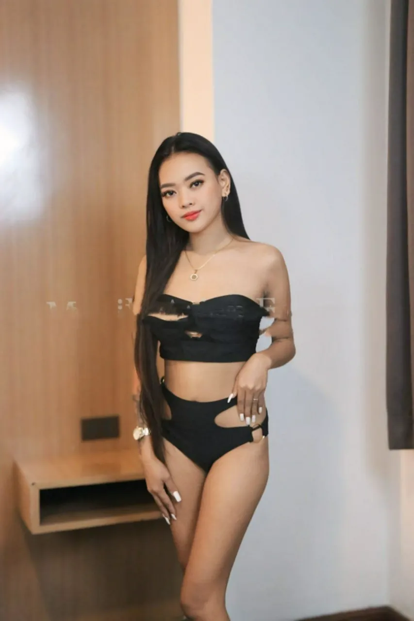 Escorts Makati City, Philippines Luna