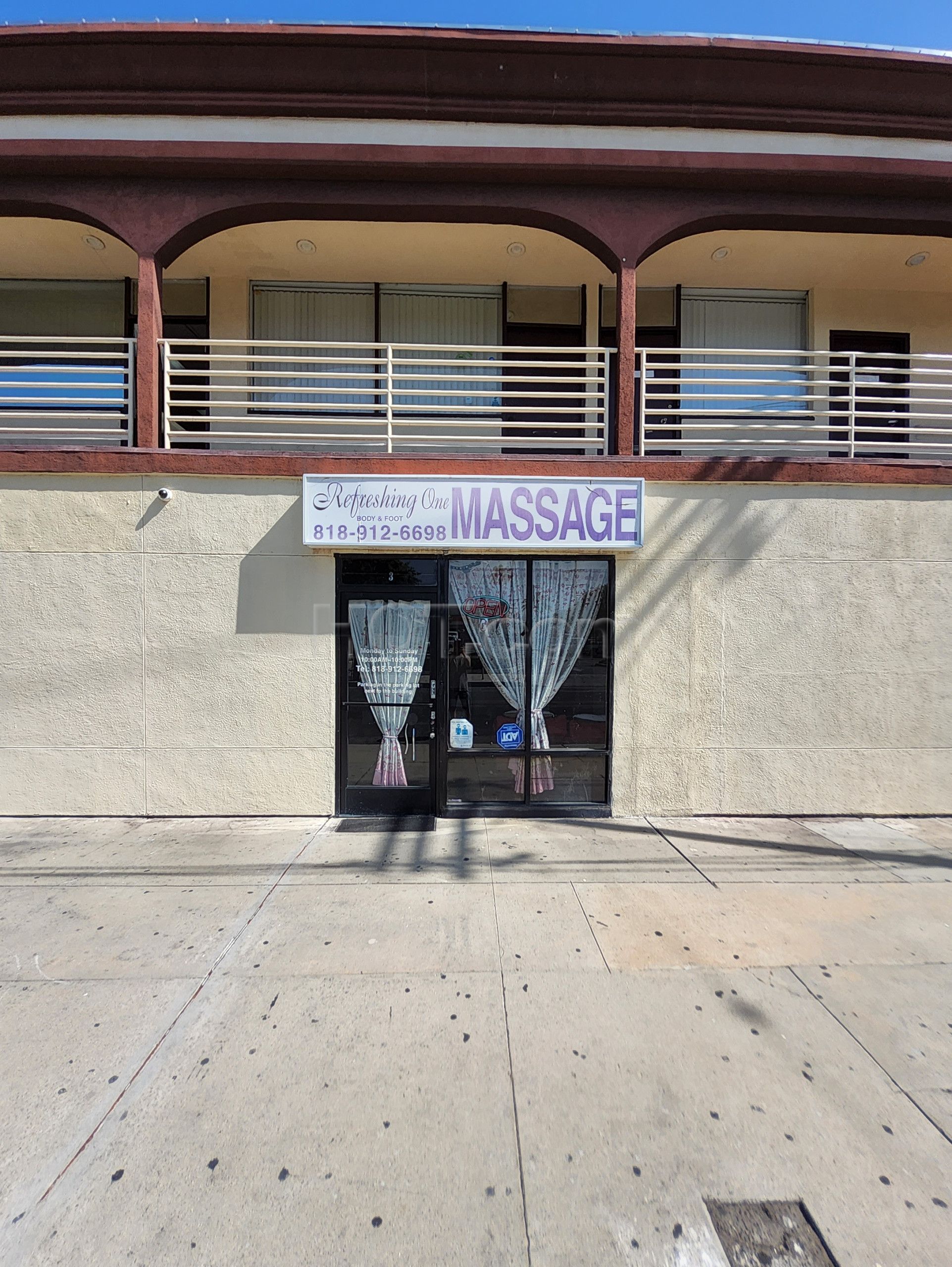 Canoga Park, California Refreshing One Massage