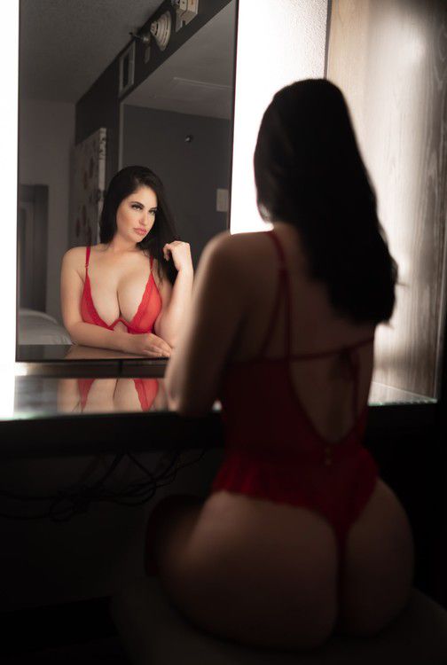 Escorts San Mateo, California Emmalovee