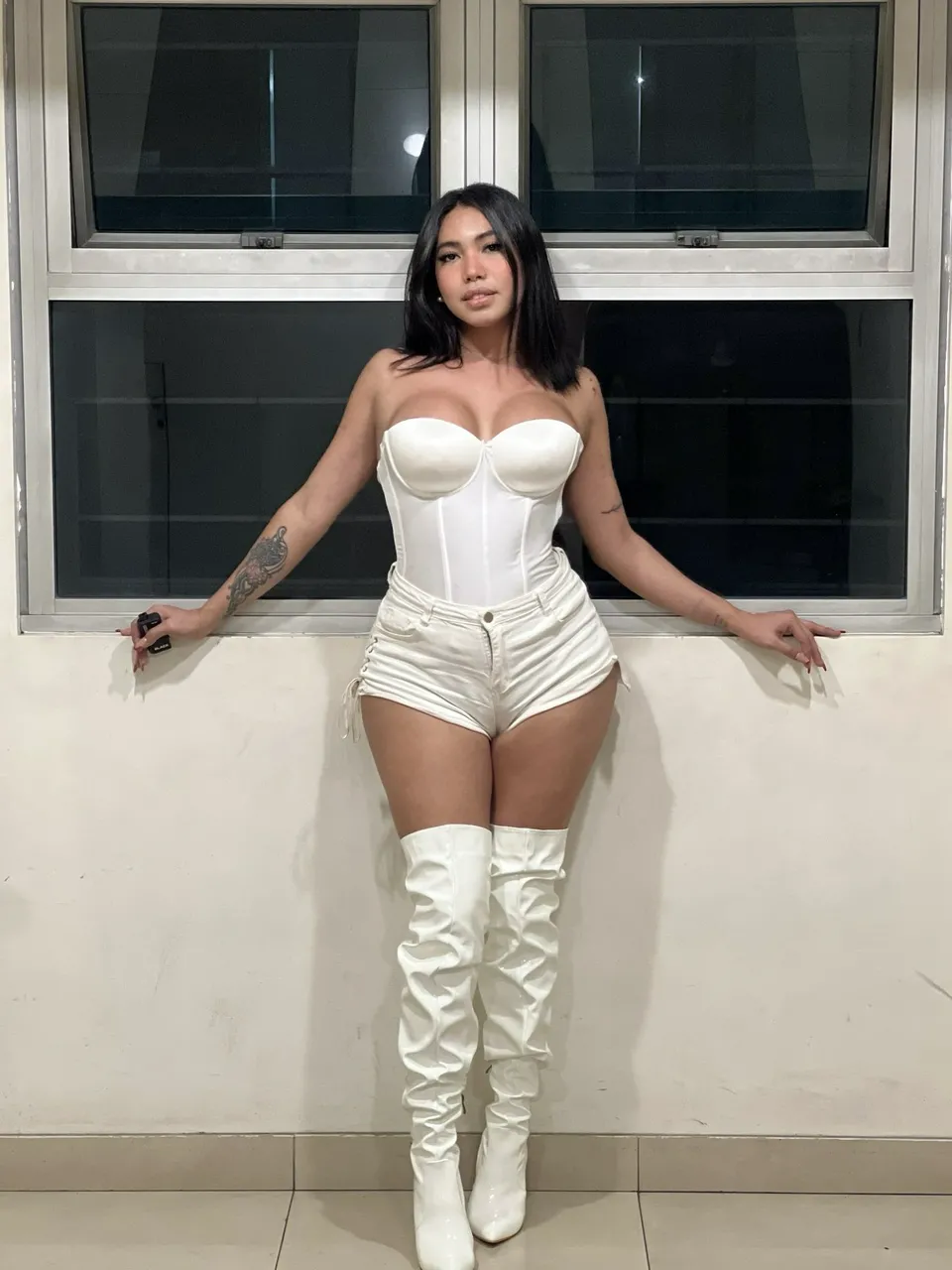 Escorts Manila, Philippines Tscrystaltop