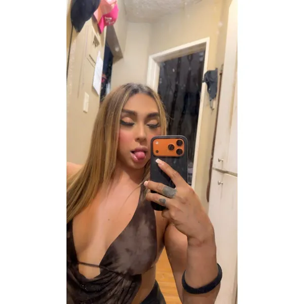 Escorts Anaheim, California Doing in/ out text