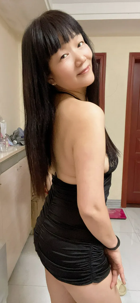 Escorts Shanghai, China Horny Helen