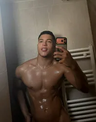 Escorts Koeln, Germany DYLANHOTLATINO