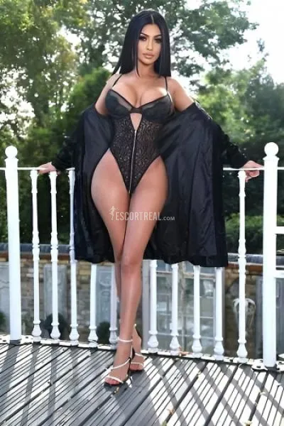 Escorts Romford, England (Melya busty elite GFE escort in Chelsea SW)