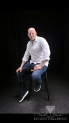 Escorts Berlin, Germany DerCharmeur