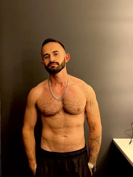 Escorts London, England Tarso_TopXL