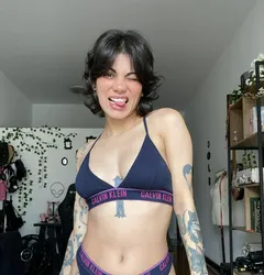 Escorts Ottawa, Ontario lets party and have some fun with my ju!cy tempting body
