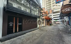 Bangkok, Thailand The 333 Nuru Massage