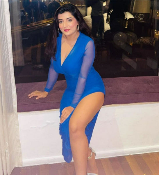 Escorts Abu Dhabi, United Arab Emirates Kalpana Busty Housewife