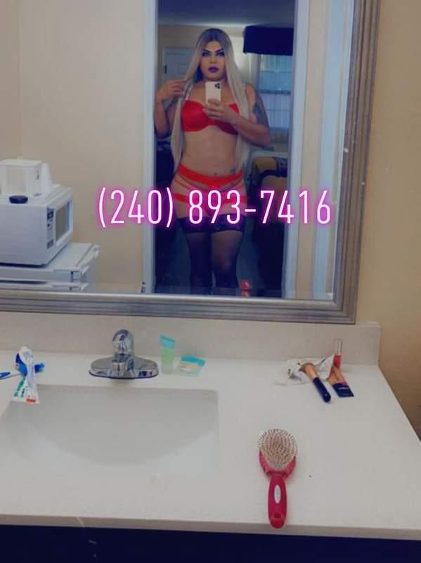 Escorts Raleigh, North Carolina Im available my name is leewinter top and bottom