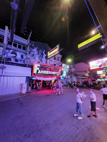 Beer Bar Pattaya, Thailand Fahrenheit