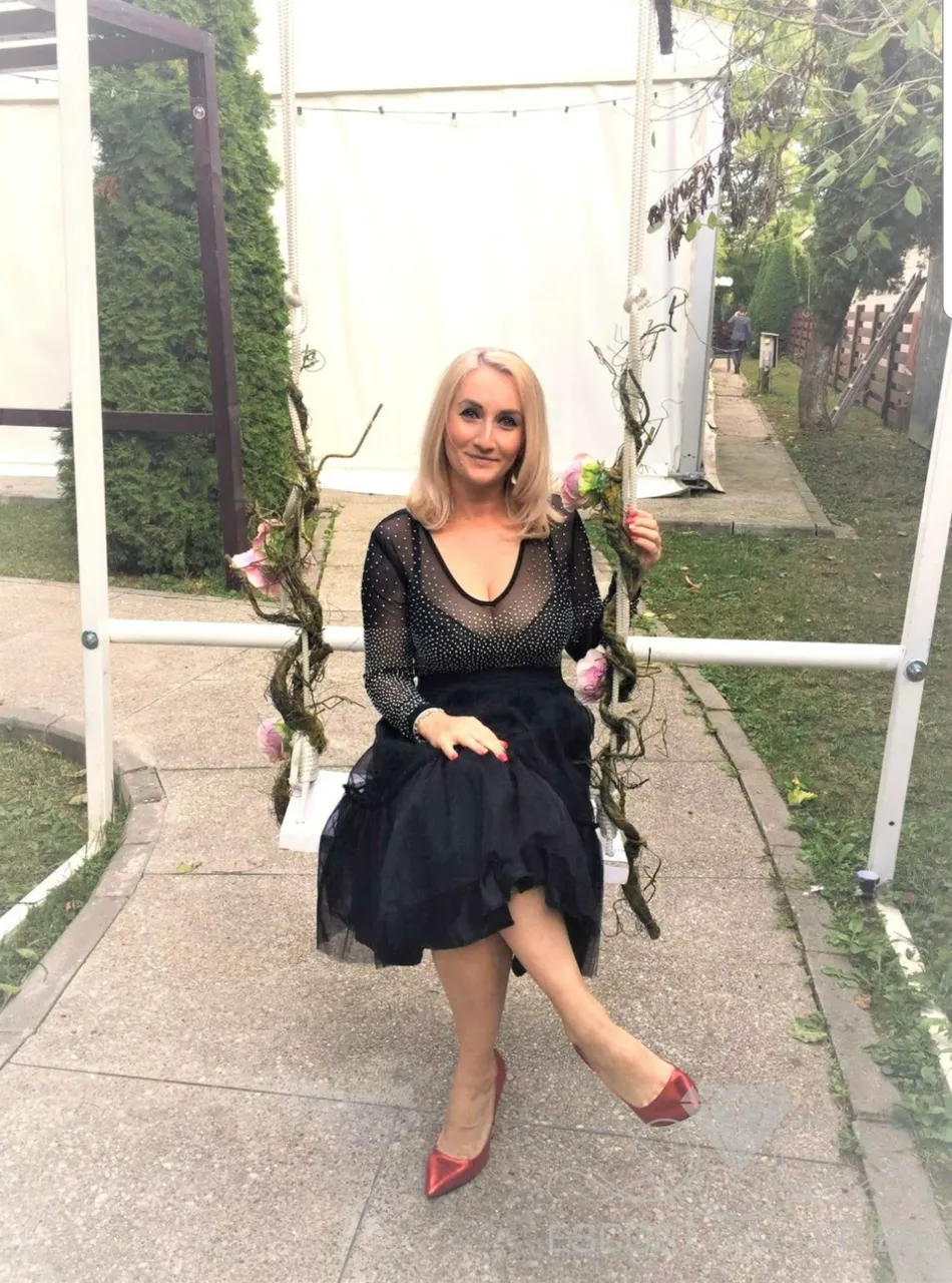 Escorts Amsterdam, Netherlands Vivian