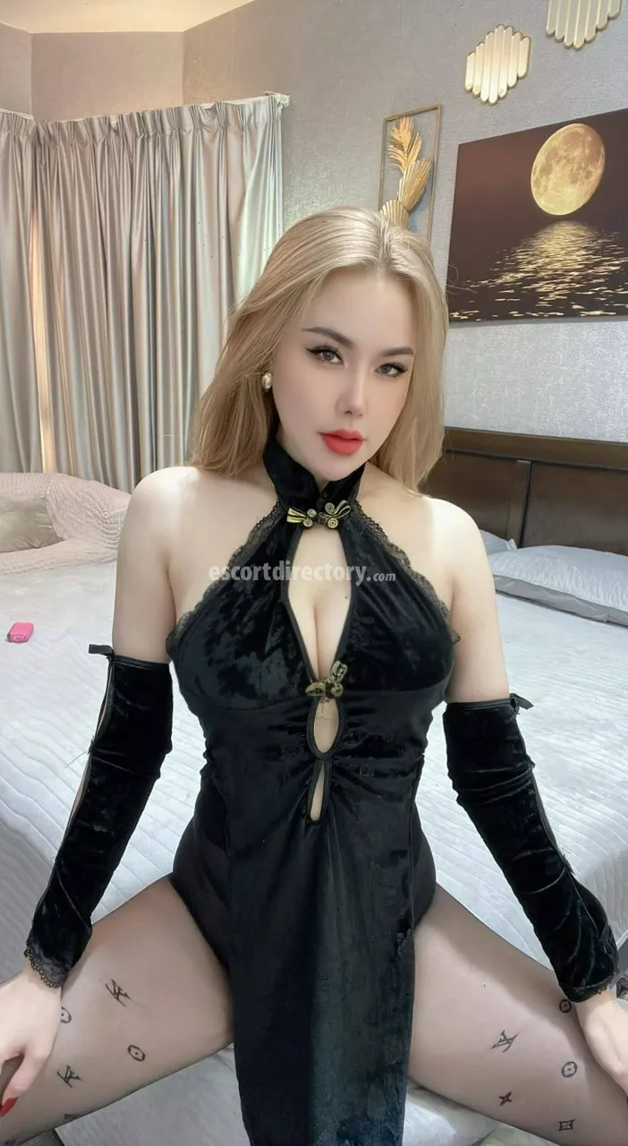 Escorts Abu Dhabi, United Arab Emirates Mya