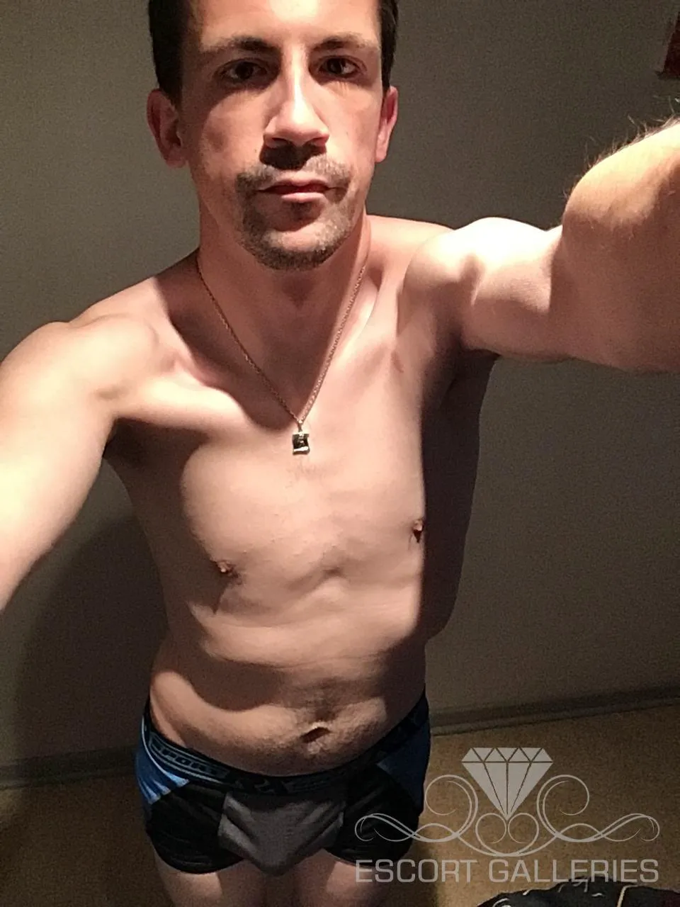 Escorts Narbonne, France null