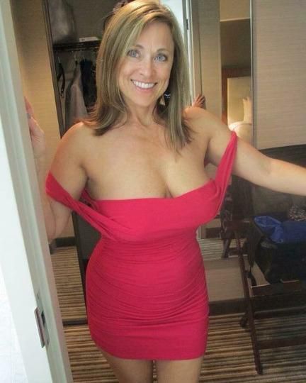 Escorts Windsor, Connecticut 40 year old m*o*m looking for a massage~!~!~