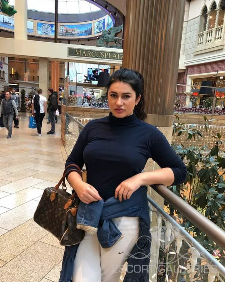 Escorts Milan, Italy Carmen