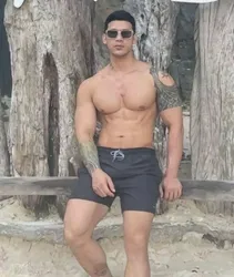 Escorts Singapore, Singapore Bigmusclesean