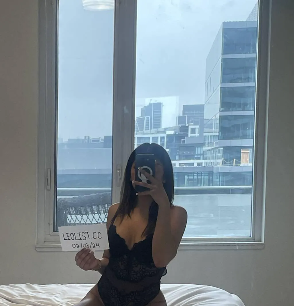 Escorts Mississauga, Ontario Naomi