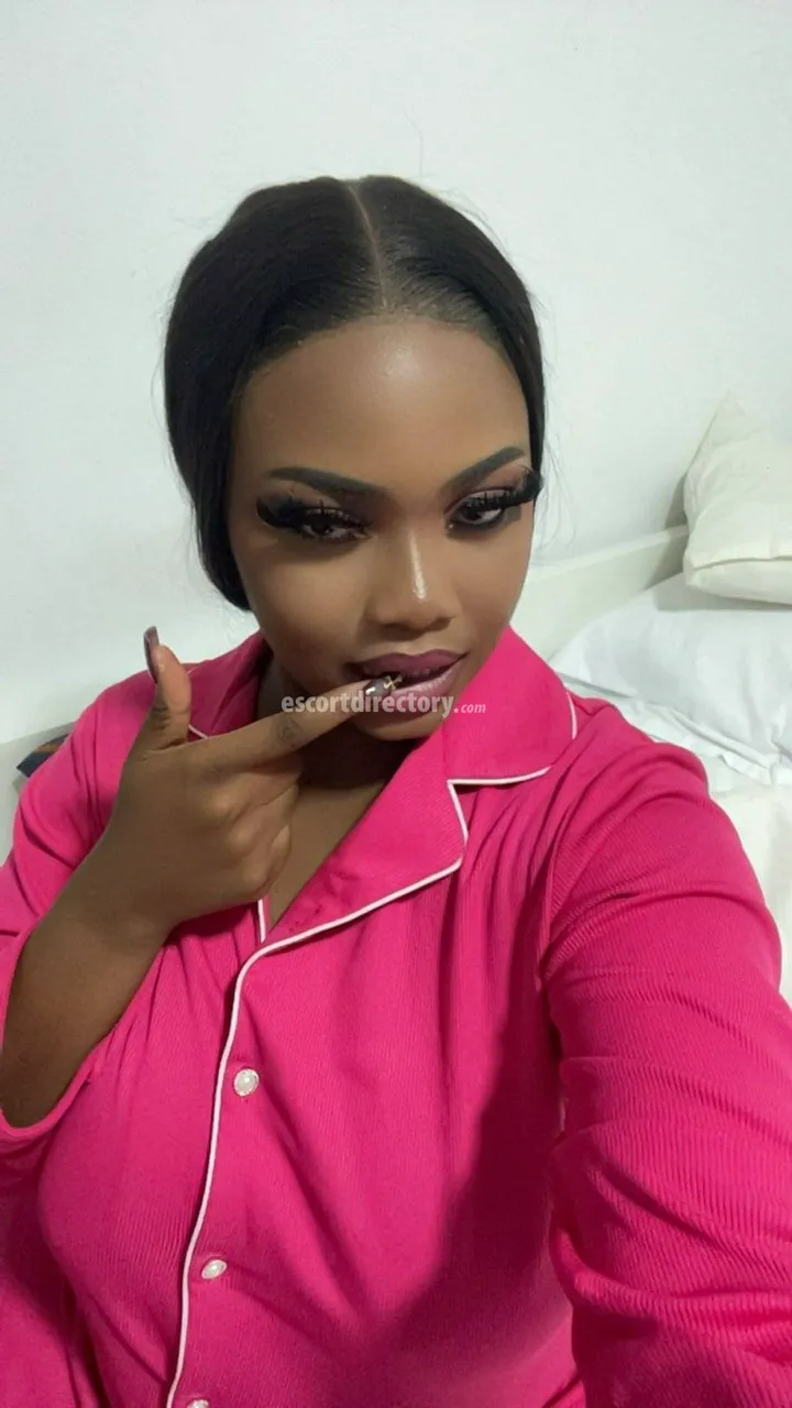 Escorts Abu Dhabi, United Arab Emirates Michelle