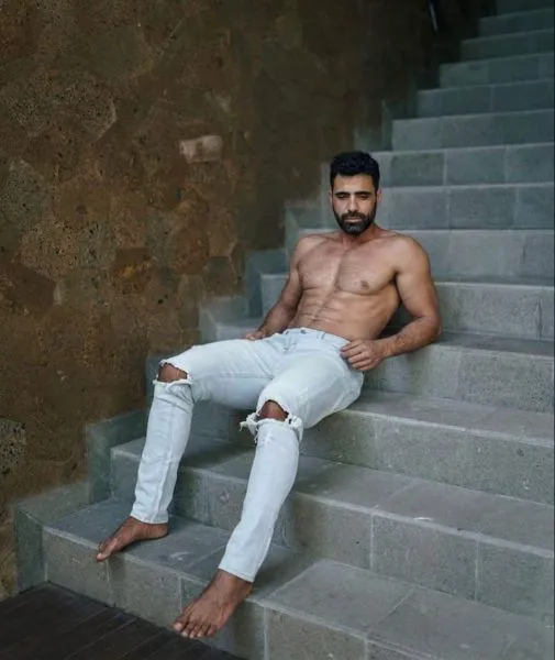 Escorts Singapore, Singapore XHUGOXDOMX