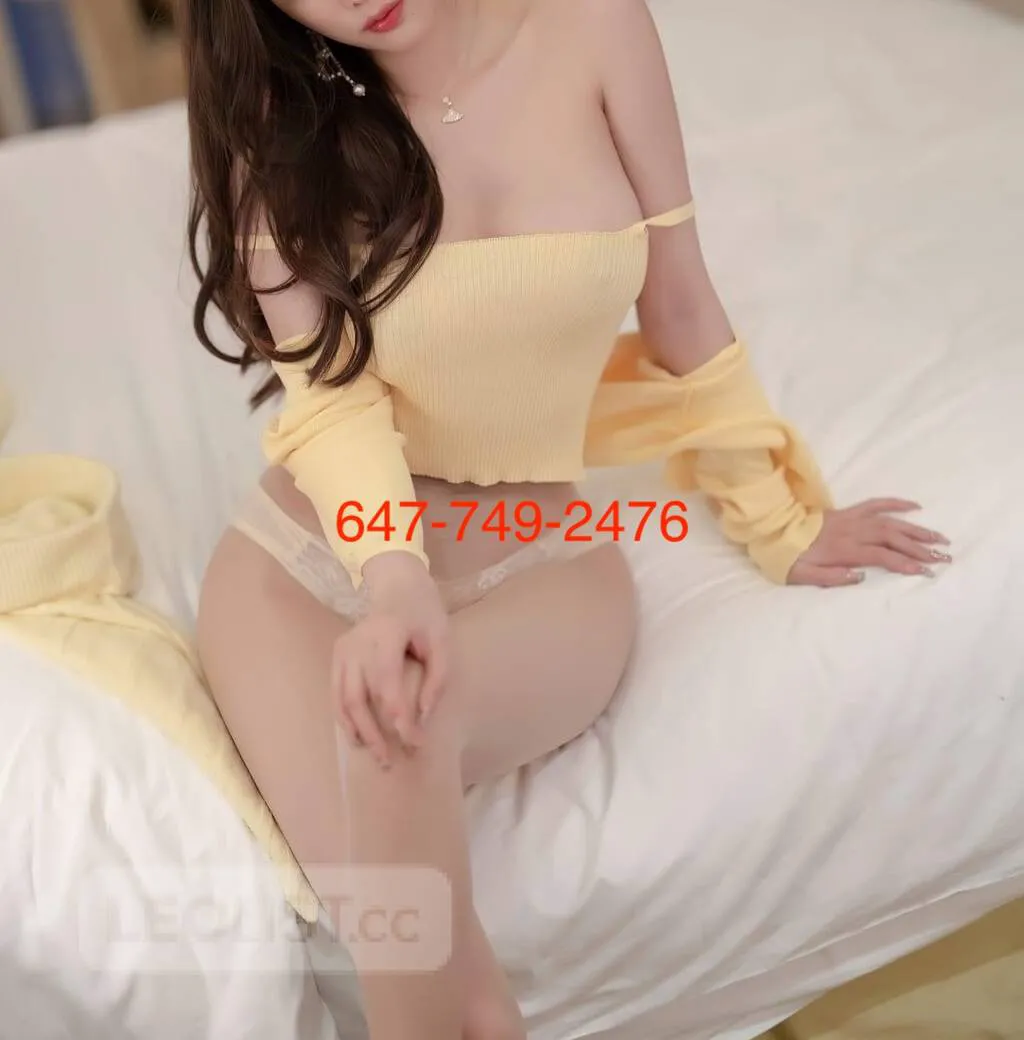 Escorts Vaughan, Ontario Outcalls Korean College Girl Vivian visiting